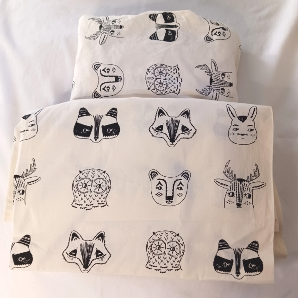 The Land of Nod, Woodland Animal Toddler Bed/Crib Sheet set, Fitted/ Flat